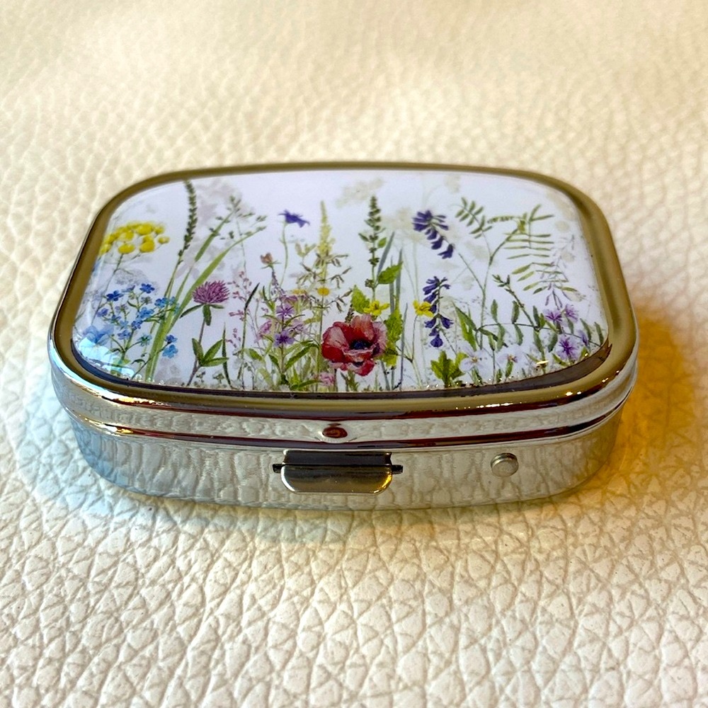 Pill Case /Small Jewelry Box NIB 1pc Green Flower Pink 2 Compartment